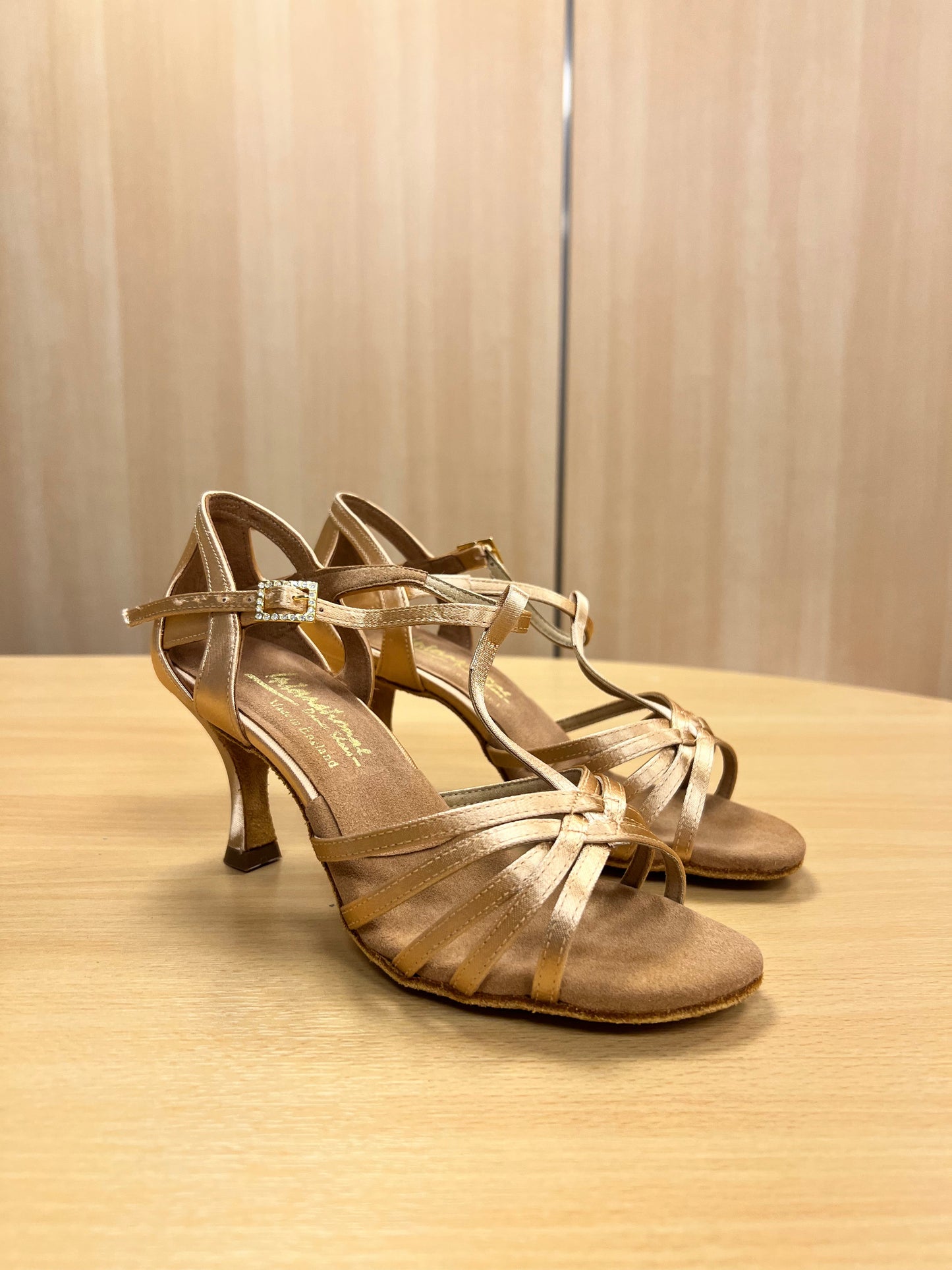 Lucia - Peach Satin (Size 6)