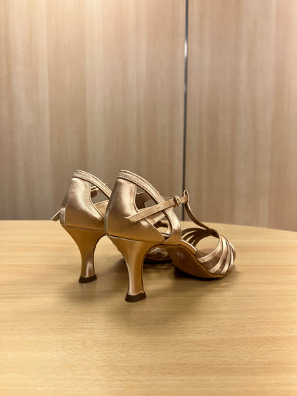 Lucia - Peach Satin (Size 6)