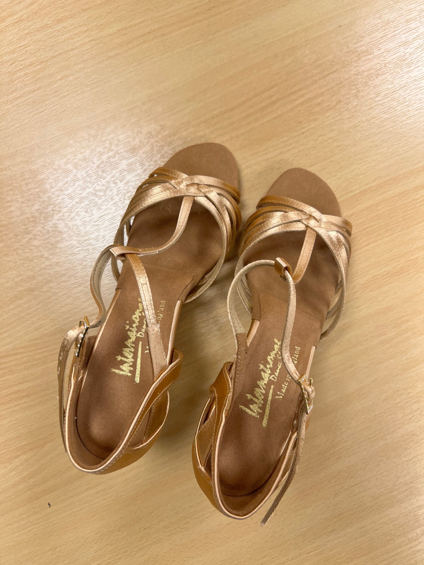 Lucia - Peach Satin (Size 6)