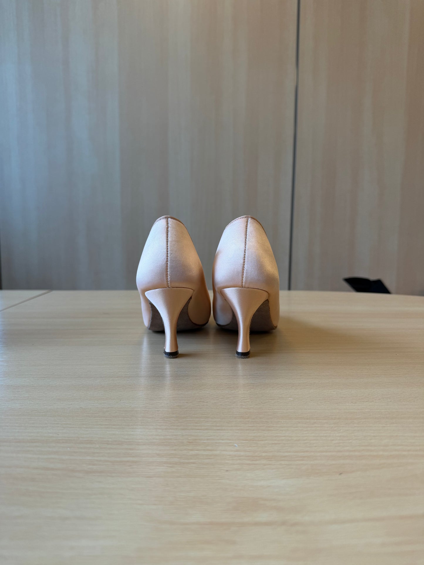 ICS RoundToe - Peach Satin - Size 5.5 - Regular