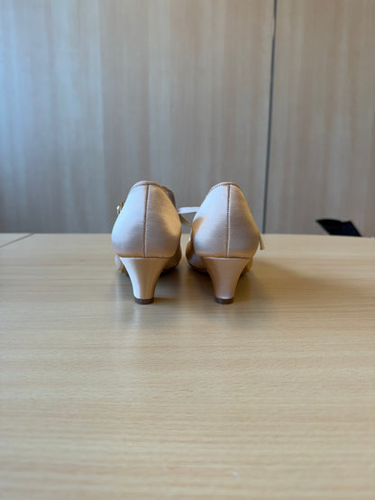 ICS RoundToe SingleStrap - Peach Satin - Size 5.5 - Regular