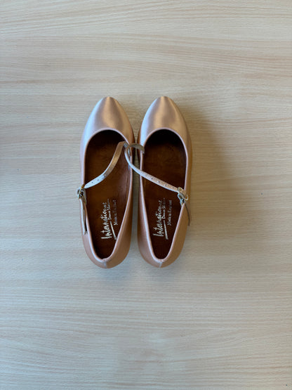 ICS RoundToe SingleStrap - Peach Satin - Size 5.5 - Regular
