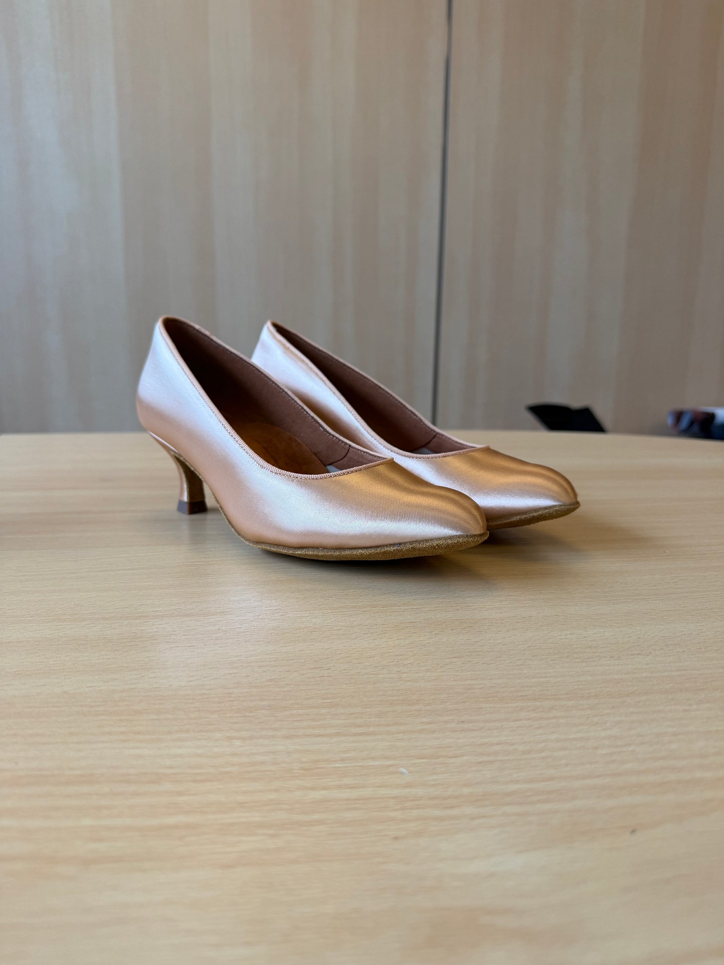 ICS RoundToe - Peach Satin - Size 5.5 - Narrow