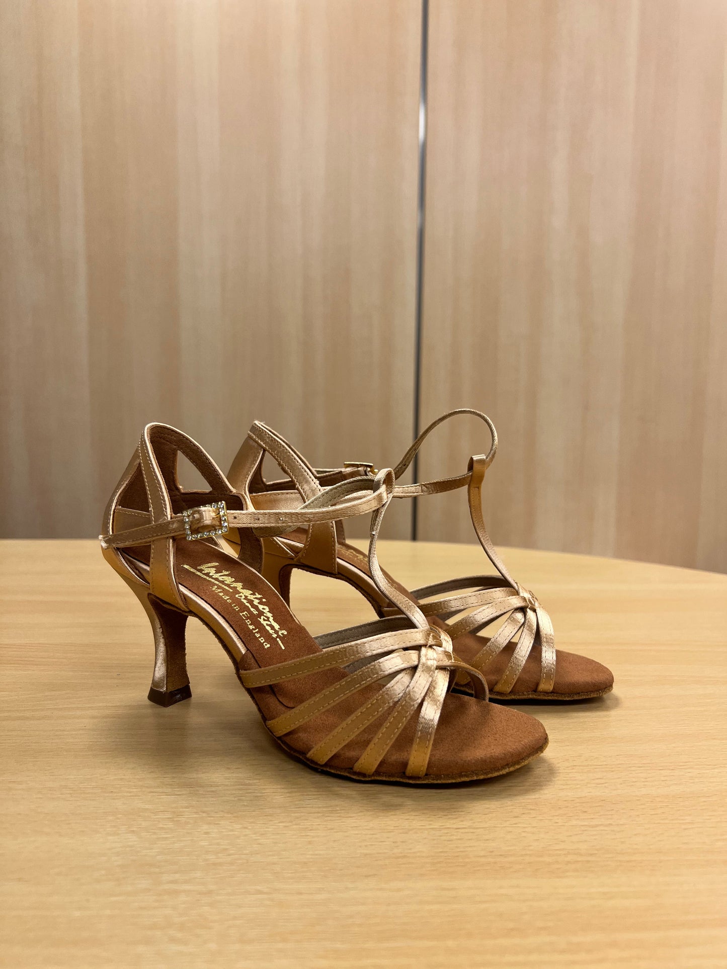 Lucia - Peach Satin (Size 4.5W)