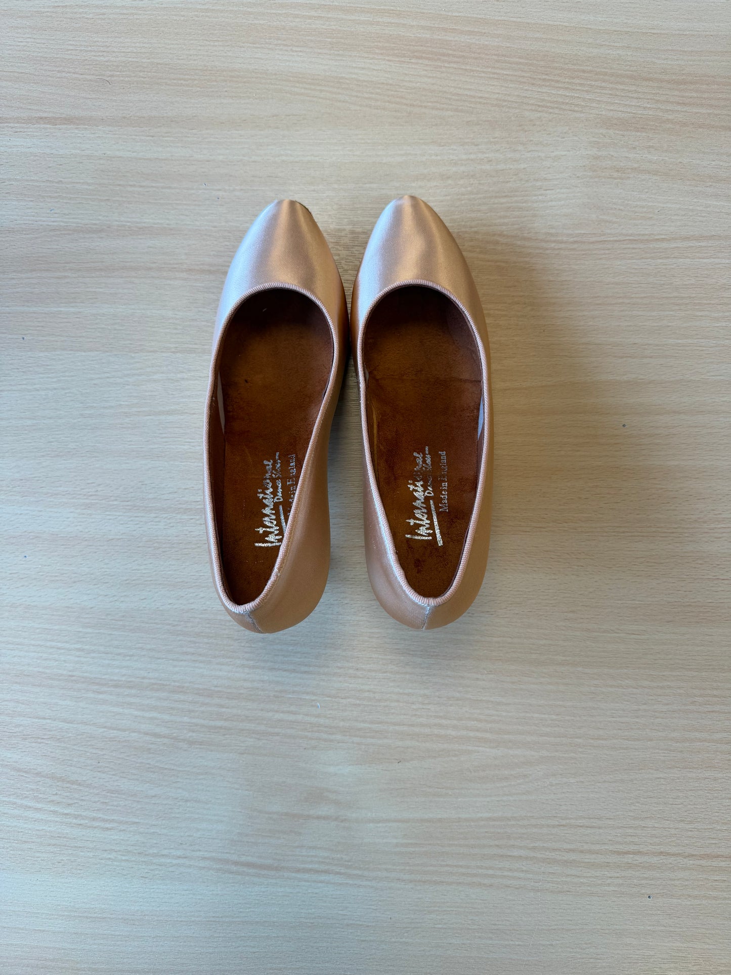 ICS RoundToe - Peach Satin - Size 5.5 - Narrow