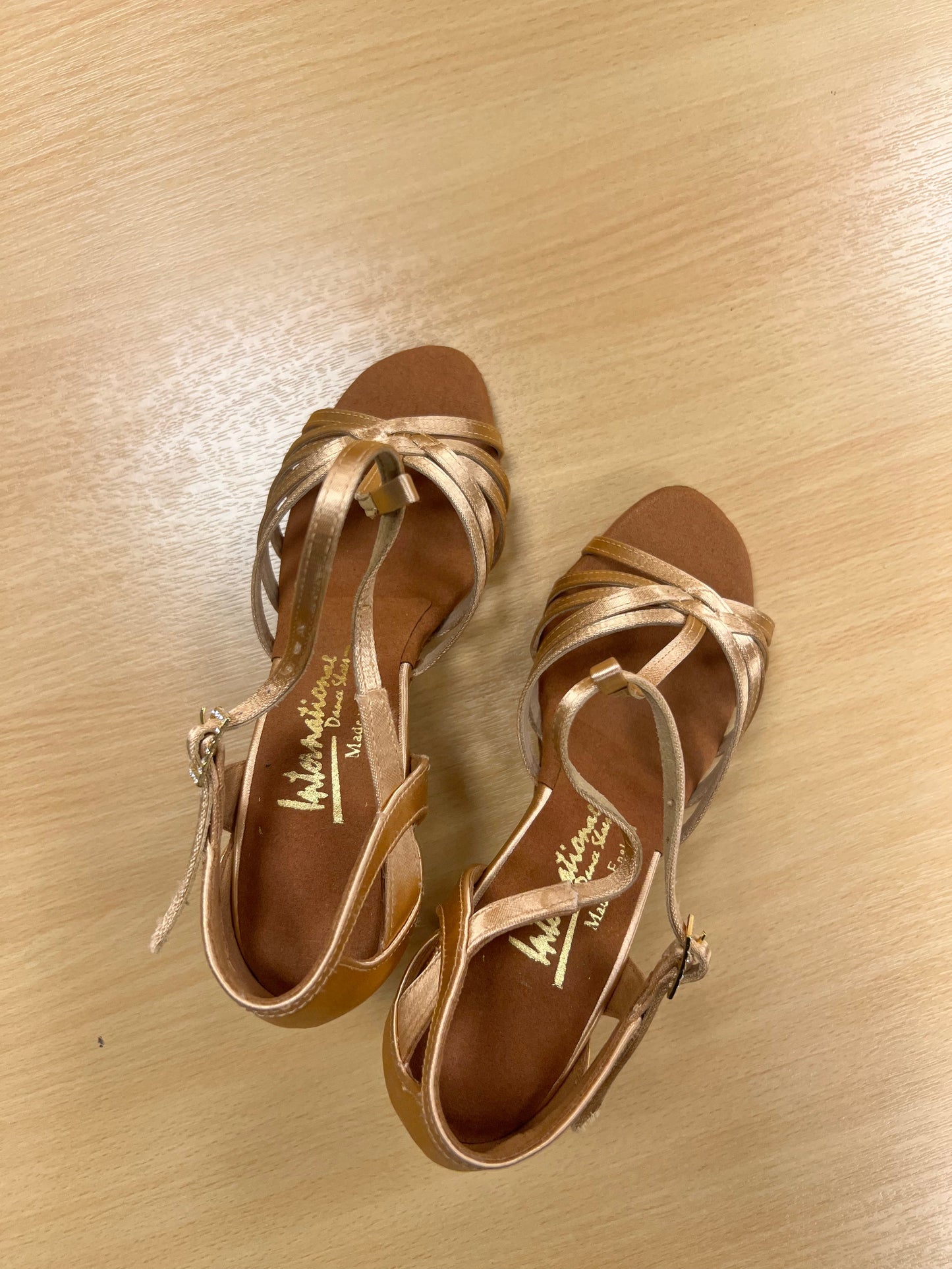 Lucia - Peach Satin (Size 4.5W)