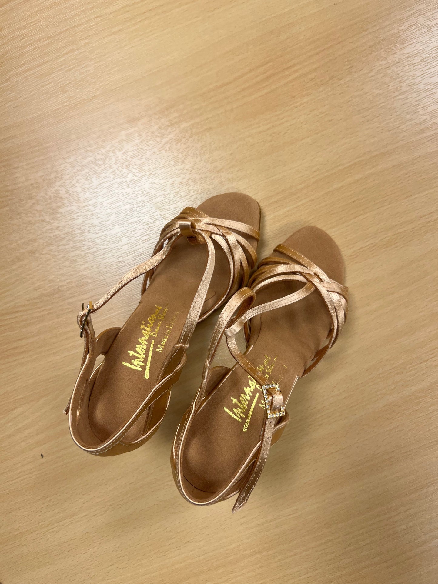 Lucia - Peach Satin (Size 2.5N)