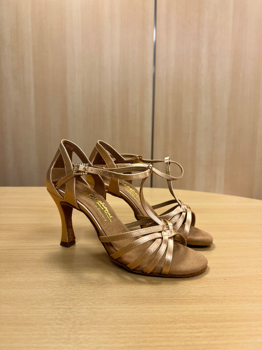 Lucia - Peach Satin (Size 5)