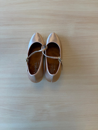 ICS RoundToe SingleStrap - Peach Satin - Size 5.5 - Wide
