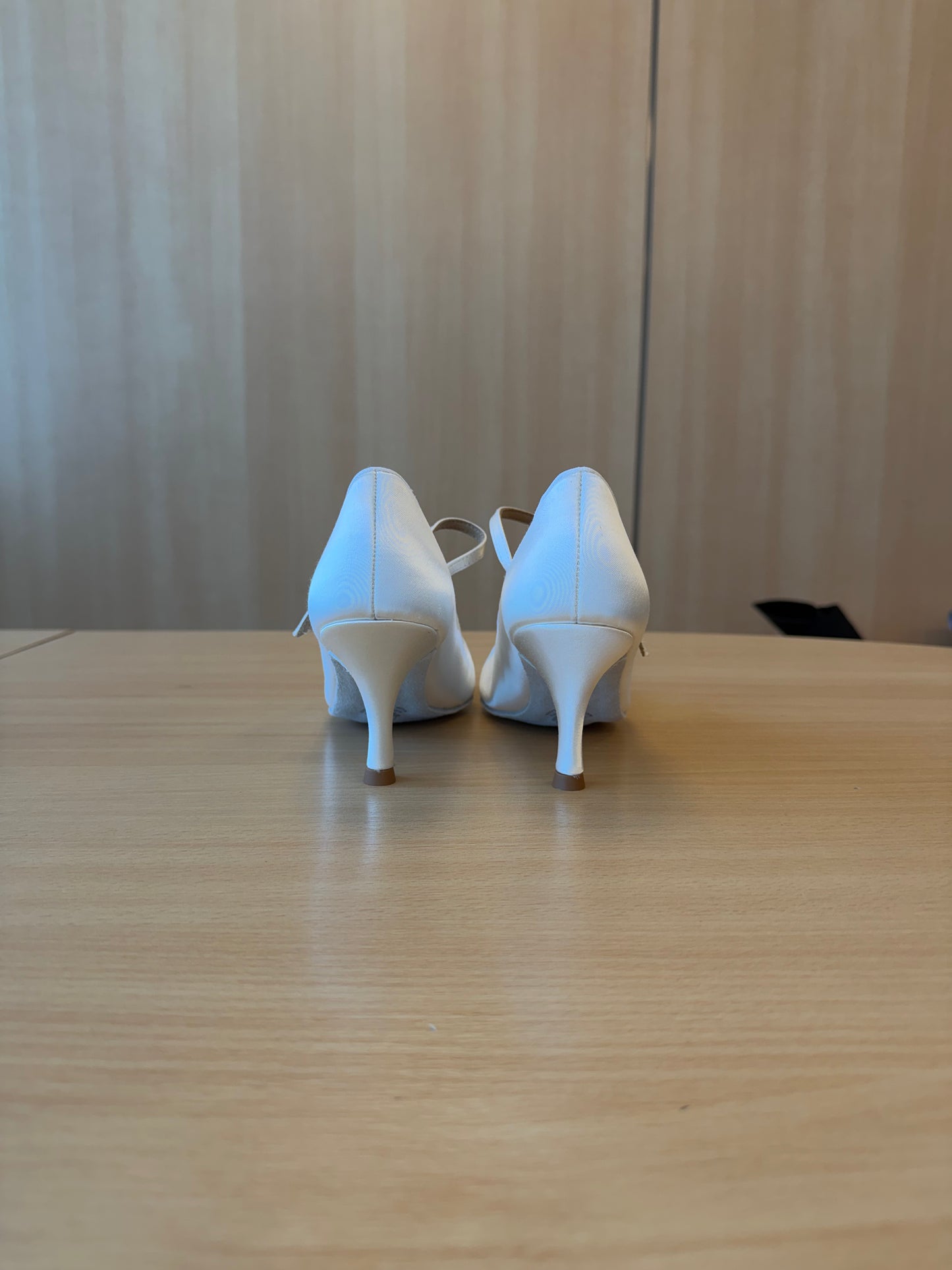 ICS Classic - White Satin - Size 5.5 - Narrow