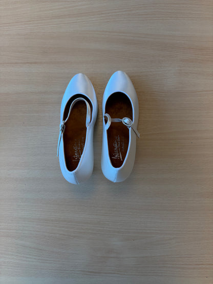 ICS Classic - White Satin - Size 5.5 - Regular
