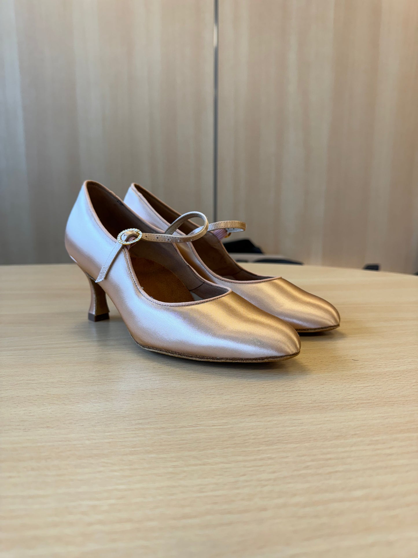 ICS Classic - Peach Satin (Size 6)
