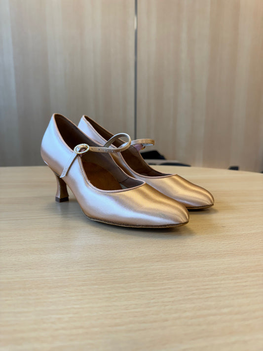 ICS Classic - Peach Satin (Size 6)