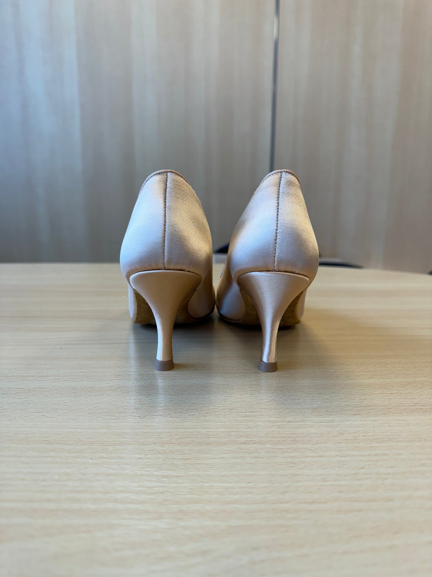 ICS RoundToe - Peach Satin (Size 6W)
