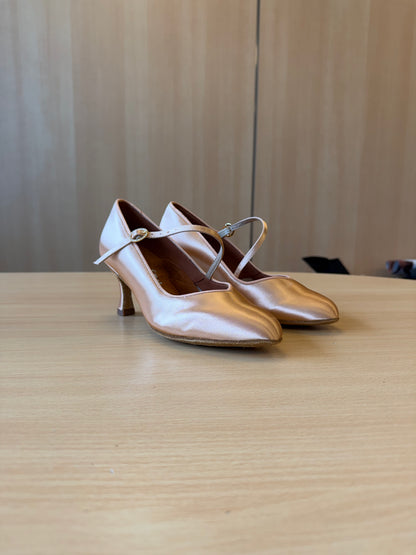 ICS Vista SingleStrap - Peach Satin - Size 5.5 - Regular