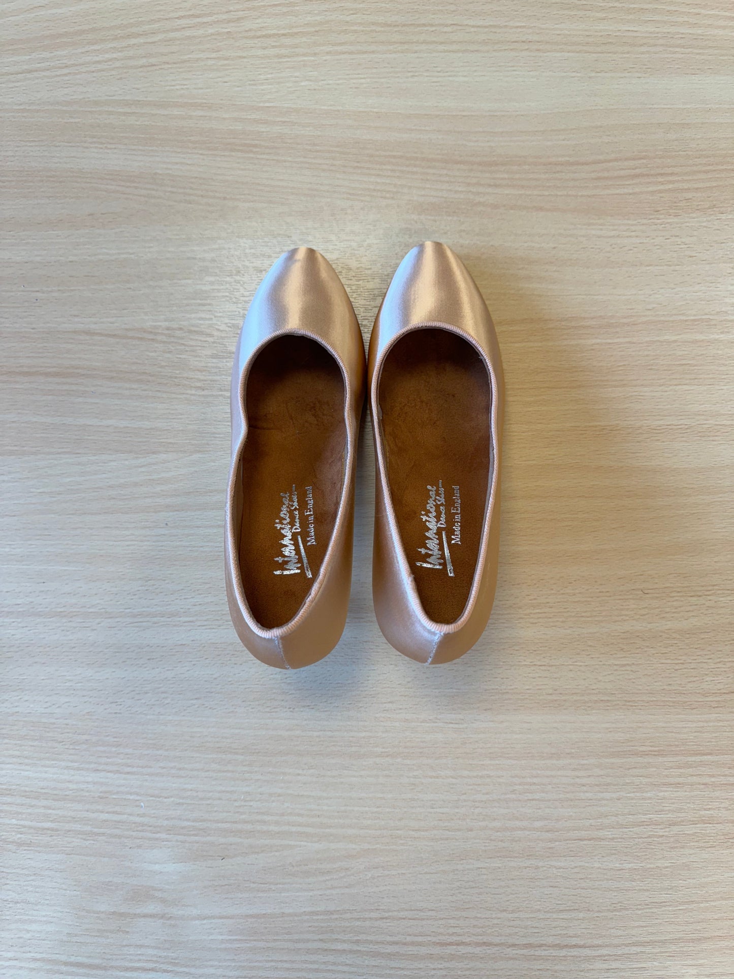ICS RoundToe - Peach Satin (Size 6W)