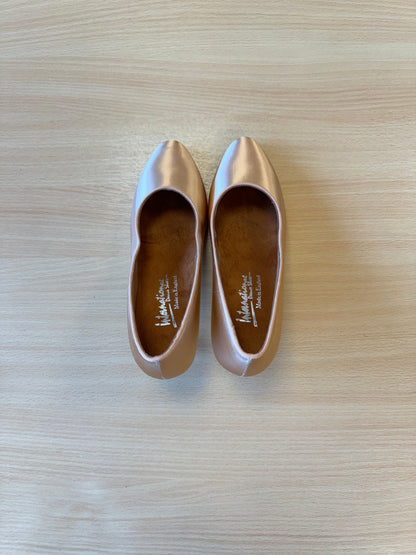 ICS RoundToe - Peach Satin (Size 6W)