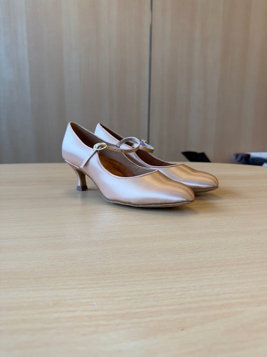 ICS Classic - Peach Satin - Size 5.5 - Regular