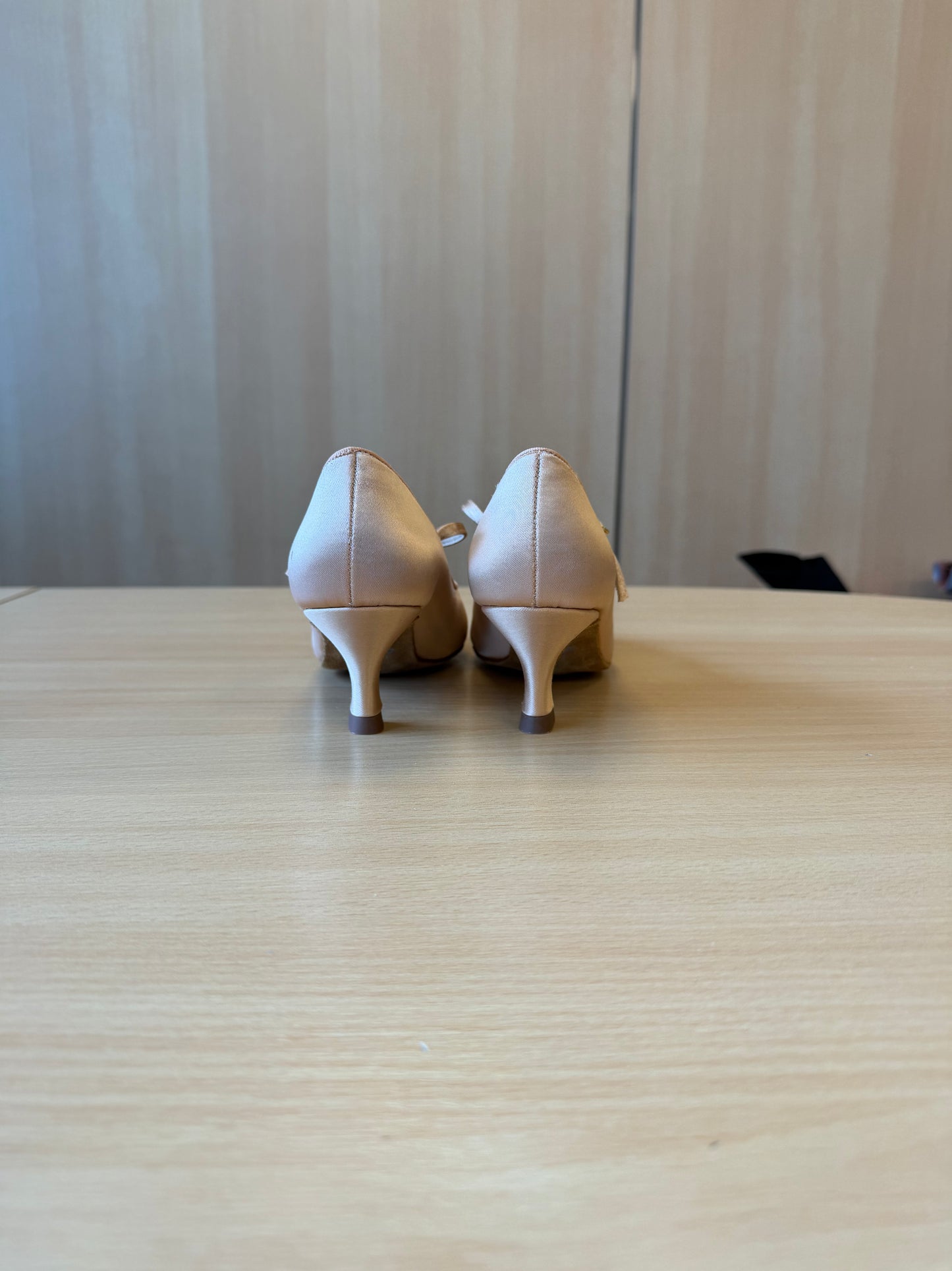 ICS Classic - Peach Satin - Size 5.5 - Regular