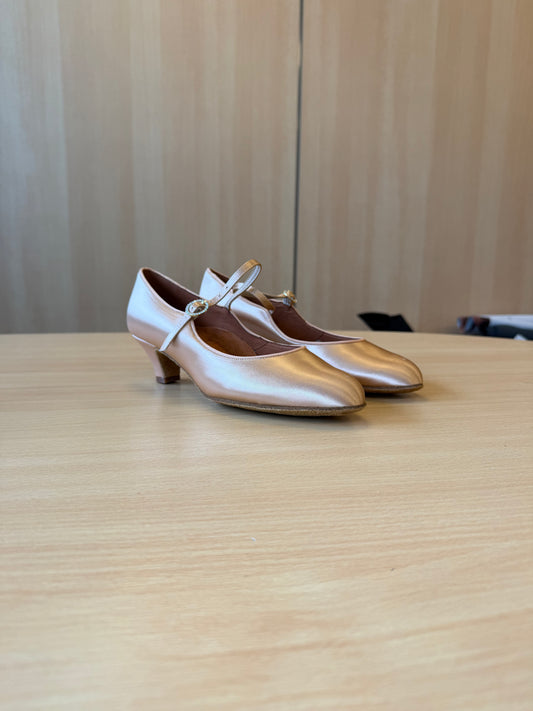 ICS Classic - Peach Satin - Size 5.5 - Regular