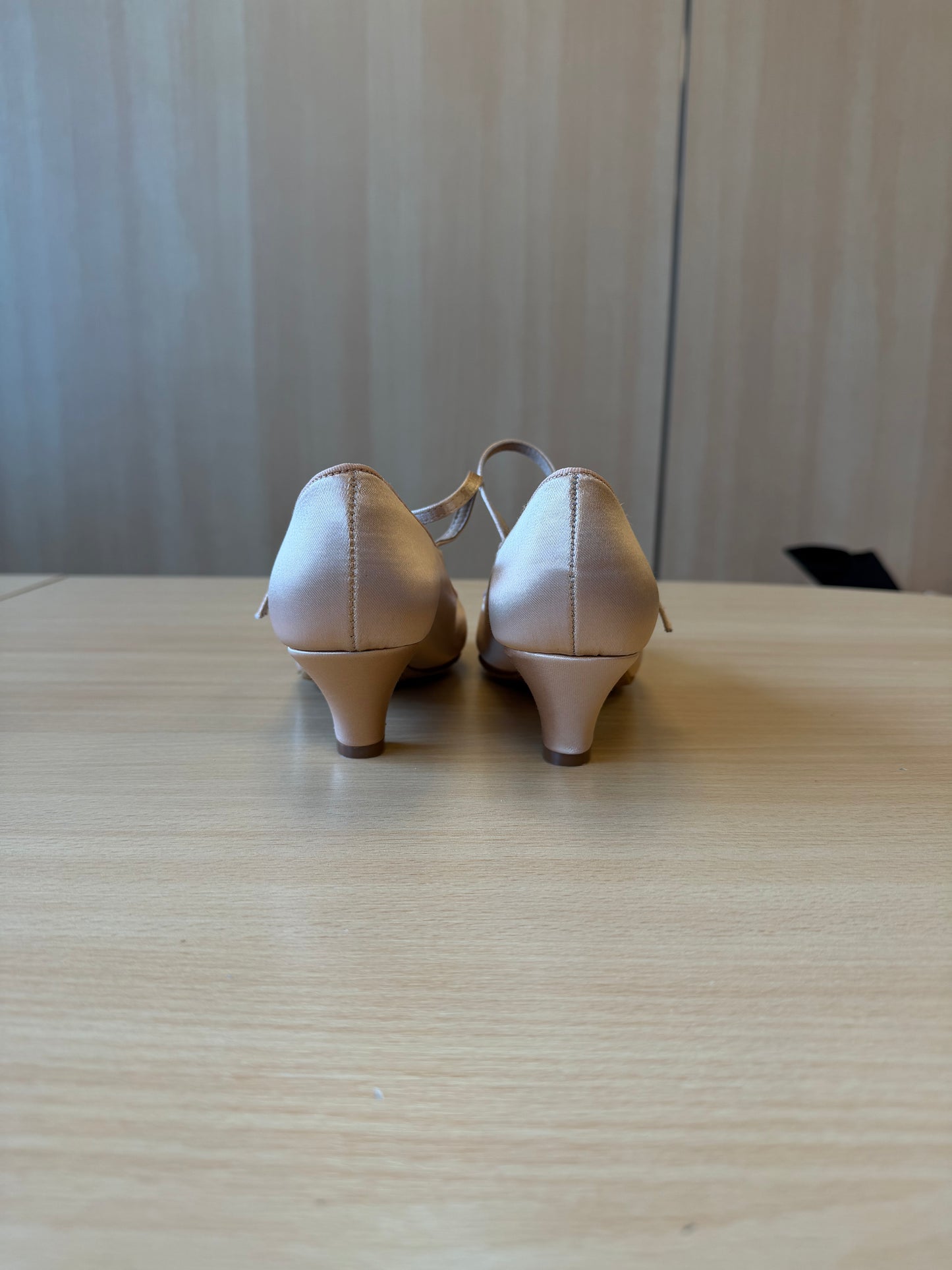 ICS Classic - Peach Satin - Size 5.5 - Regular