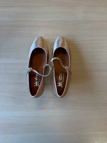 ICS Classic - Peach Satin - Size 5.5 - Regular