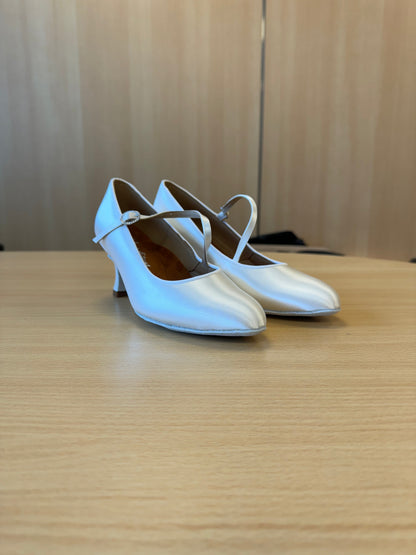 ICS RoundToe S/Strap - White Satin (Size 6)