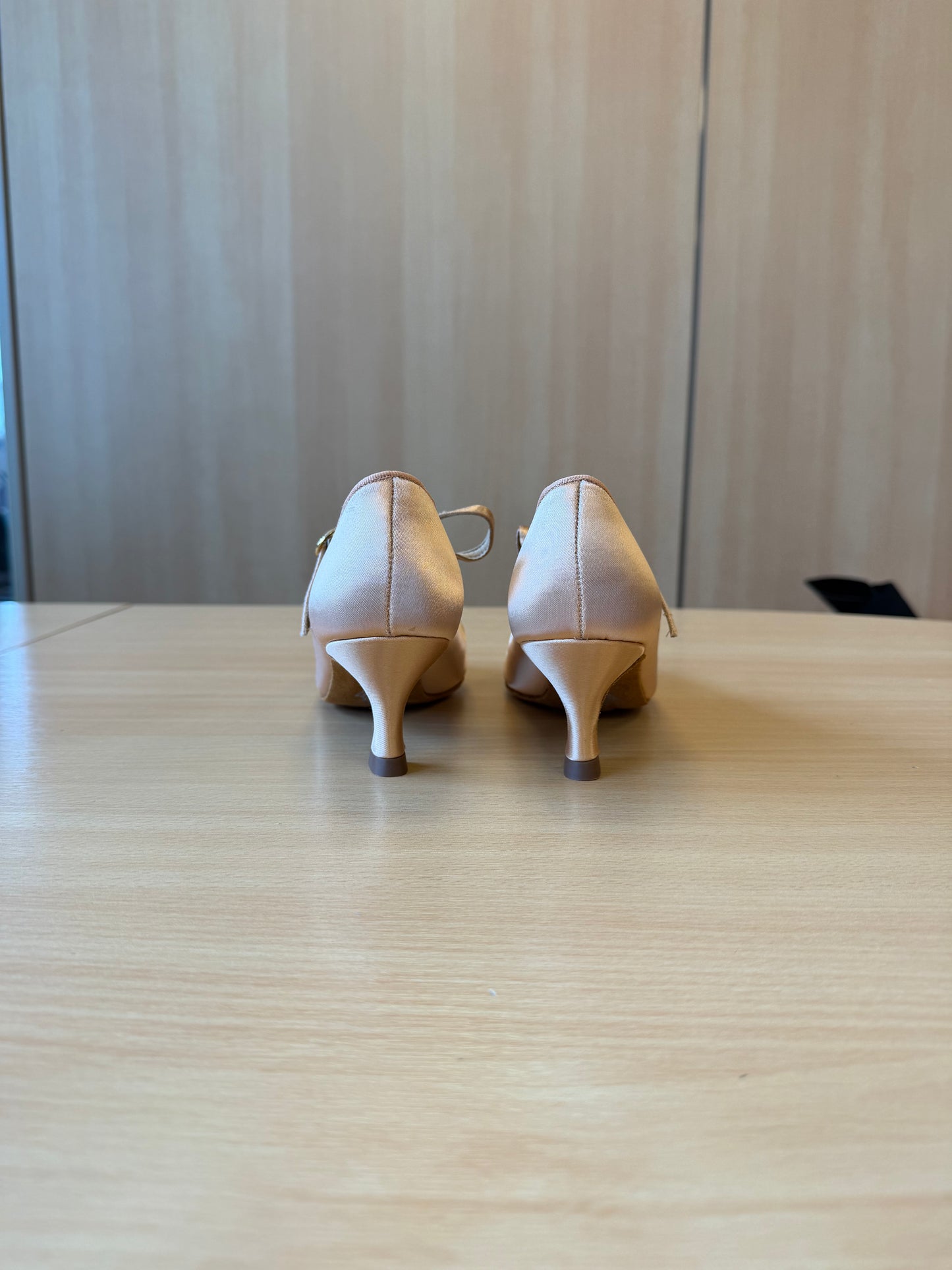 ICS Classic - Peach Satin - Size 5.5 - Regular
