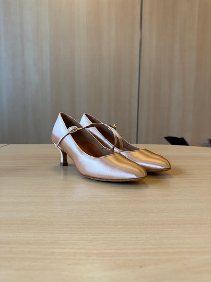 ICS RoundToe SingleStrap - Peach Satin - Size 5.5 - Regular
