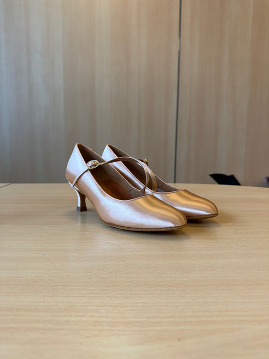 ICS RoundToe SingleStrap - Peach Satin - Size 5.5 - Regular