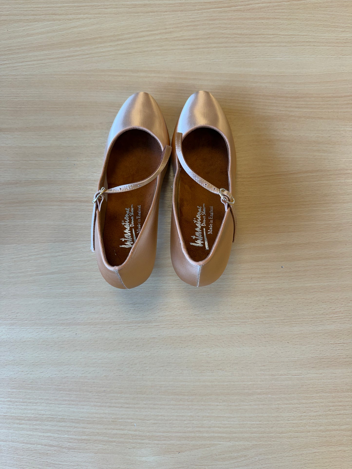 ICS RoundToe SingleStrap - Peach Satin - Size 5.5 - Regular