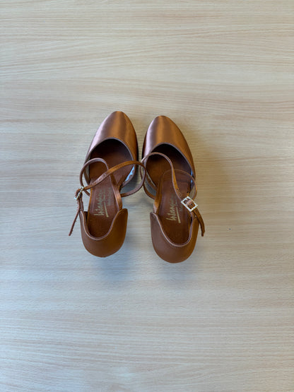 American Smooth - Tan Satin - Size 5.5 - Regular