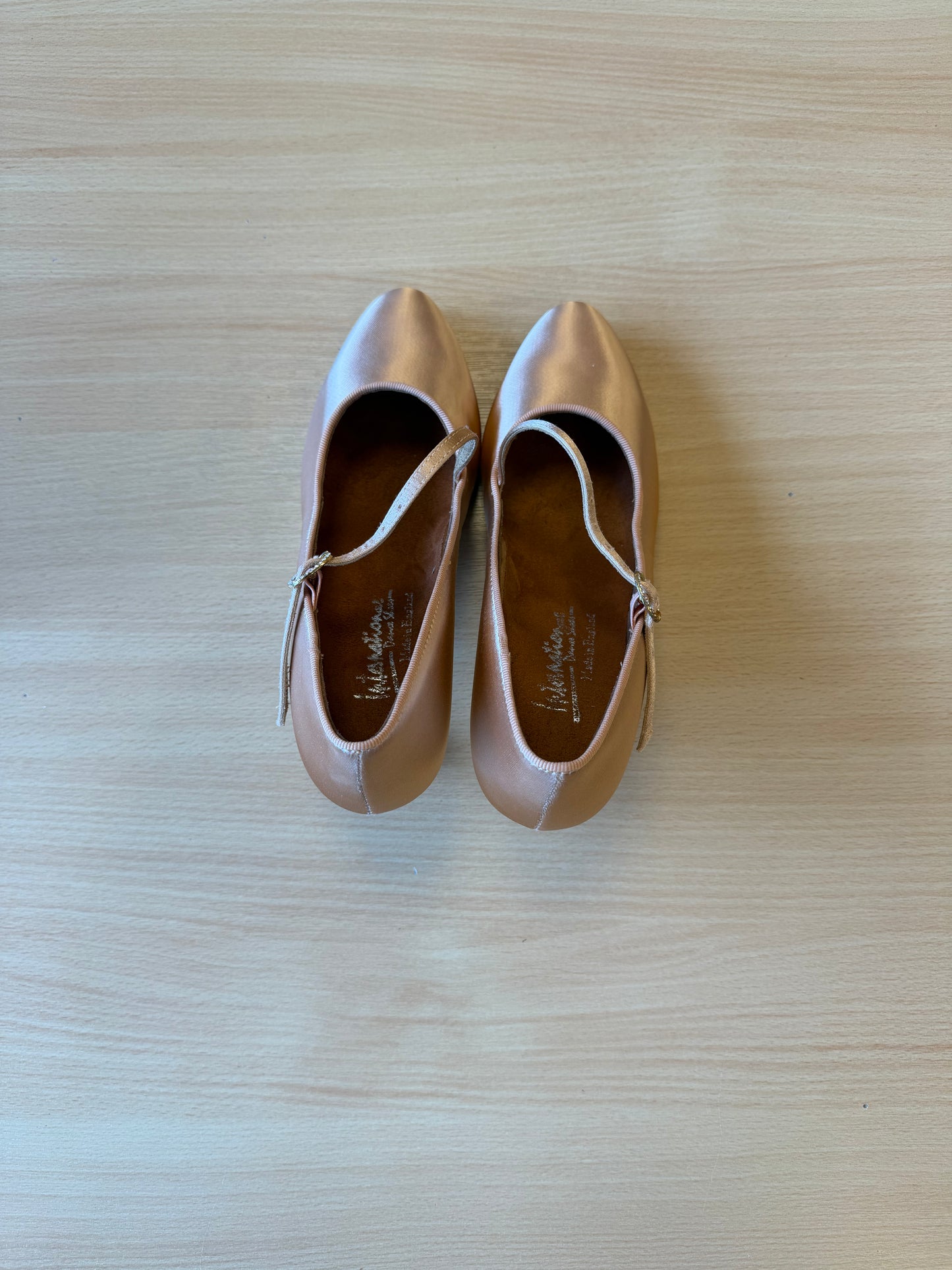 ICS RoundToe SingleStrap - Peach Satin - Size 6 - Wide