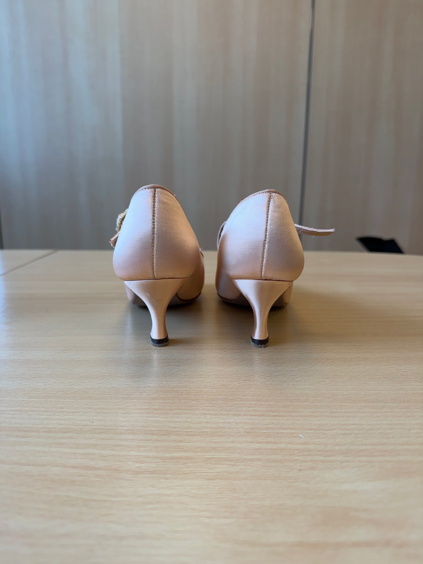 ICS RoundToe SingleStrap - Peach Satin - Size 5 - Regular