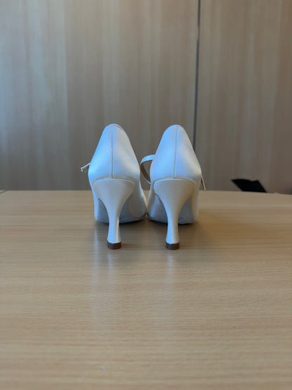 ICS RoundToe SingleStrap - White Satin - Size 6 - Regular