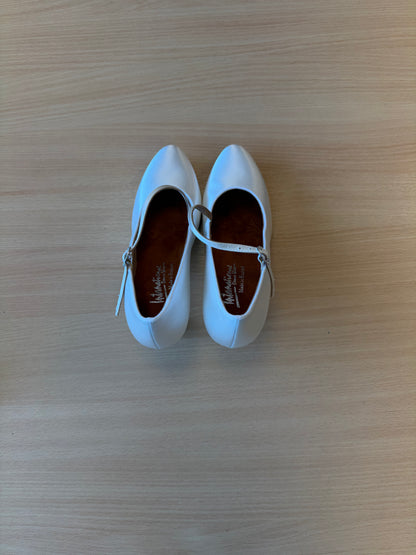 ICS RoundToe SingleStrap - White Satin - Size 6 - Regular