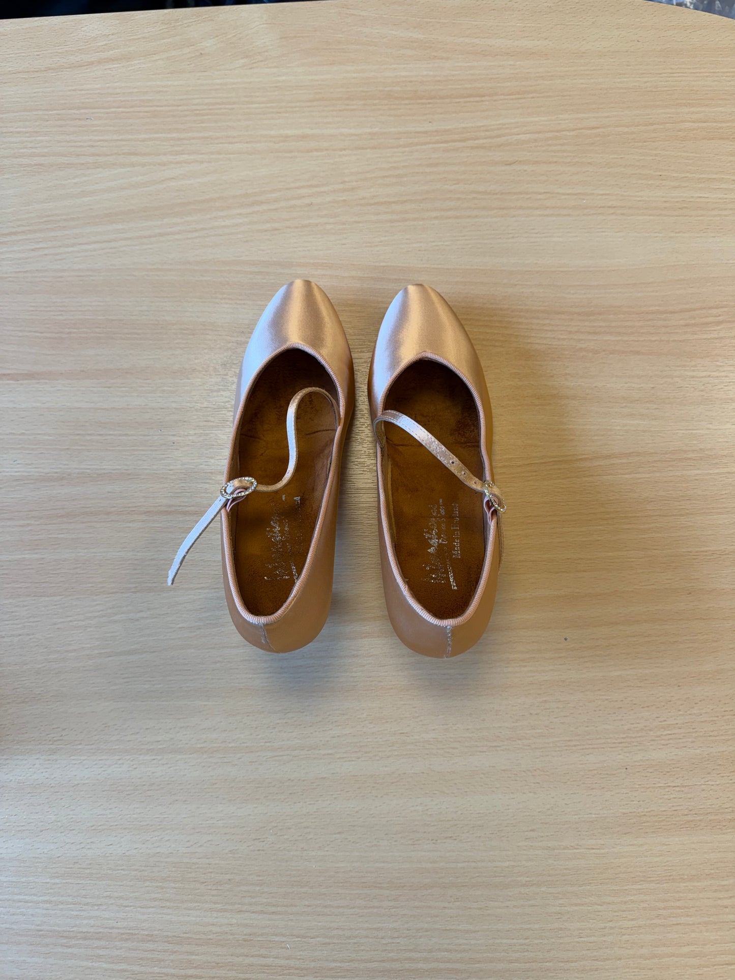 ICS Vista SingleStrap - Peach Satin - Size 5.5 - Regular