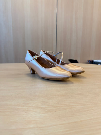ICS RoundToe SingleStrap - Peach Satin - Size 5 - X Wide