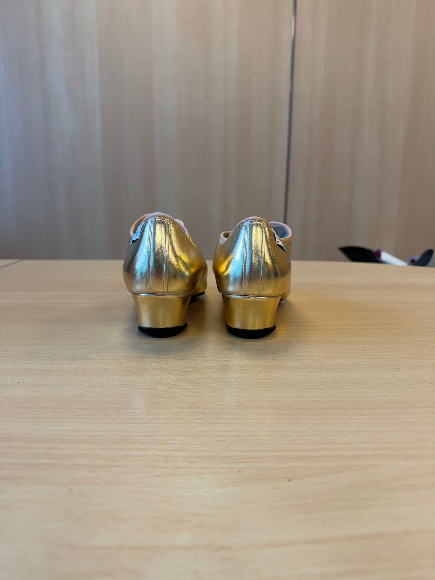 Heather Split-Sole - Gold NotCalf - Size 4.5 - Regular