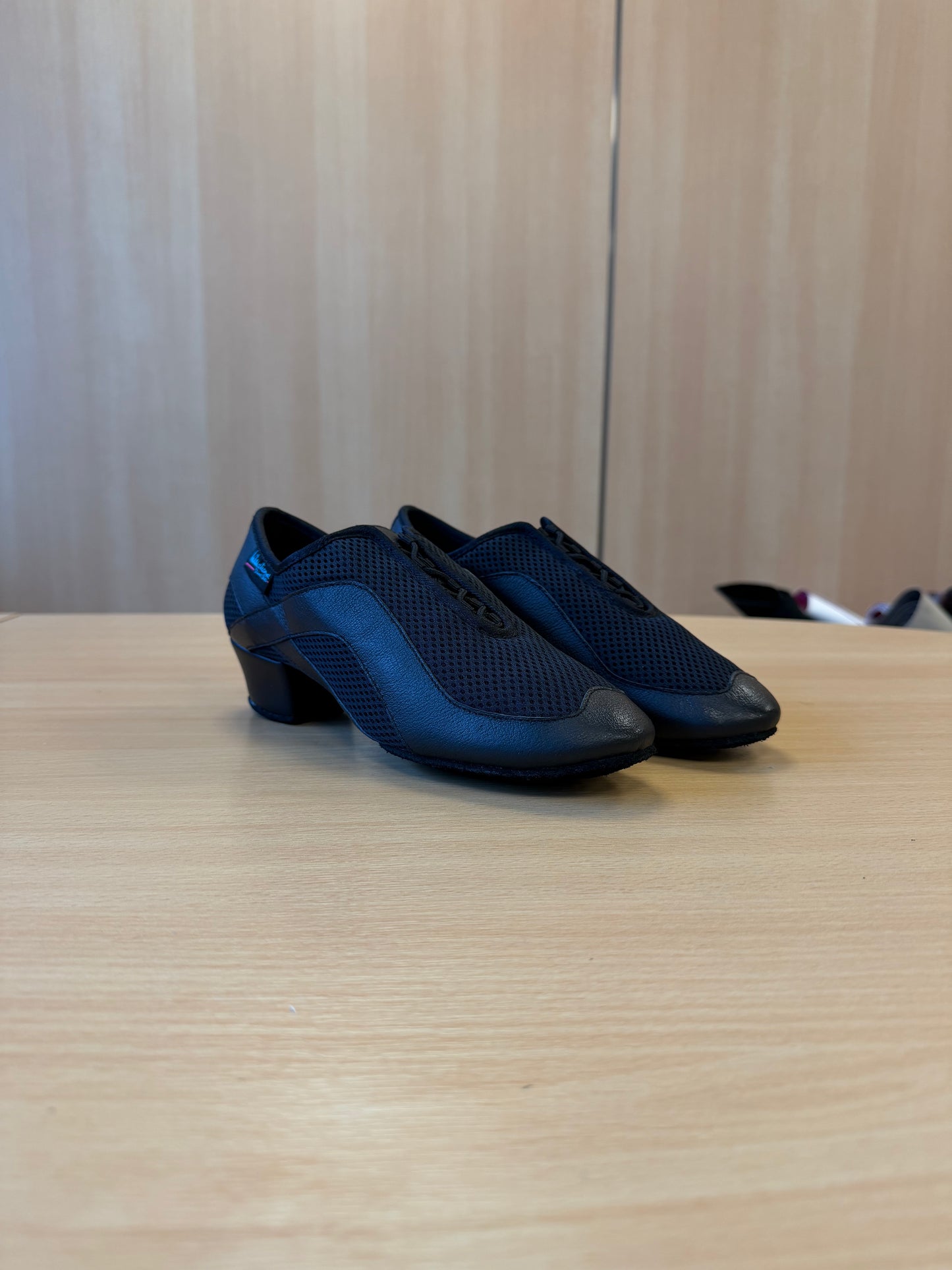 Fusion Split-Sole - Black Leather/Air Mesh - Size 5 - Regular