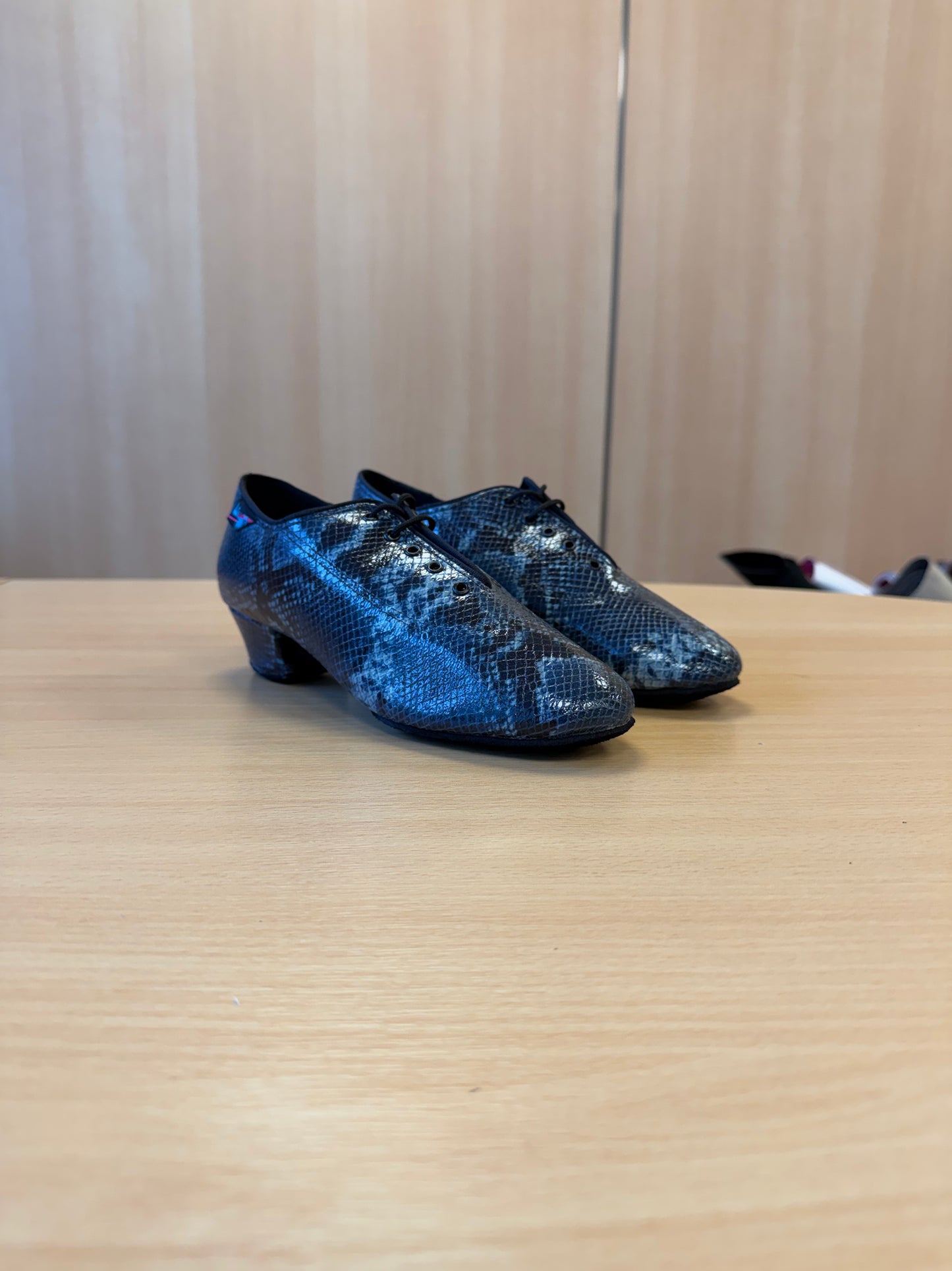 Heather Split-Sole - Blue Snake - Size 5 - Regular