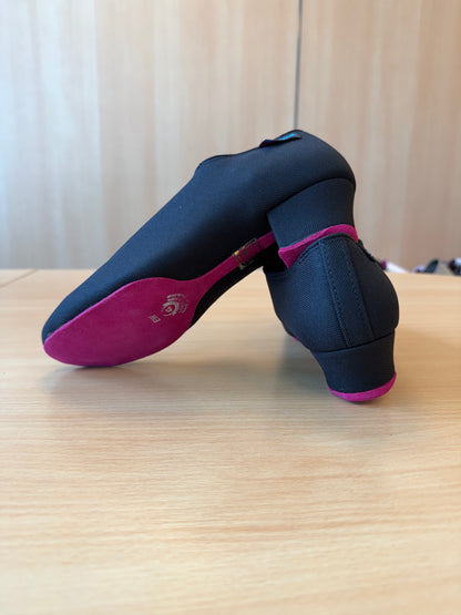 Heather Split-Sole - Black Lycra - Size 4.5 - X Wide (Pink Soles)