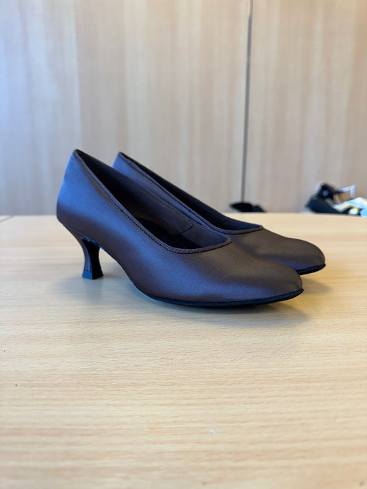 ICS RoundToe - Espresso Satin - Size 4 - Regular