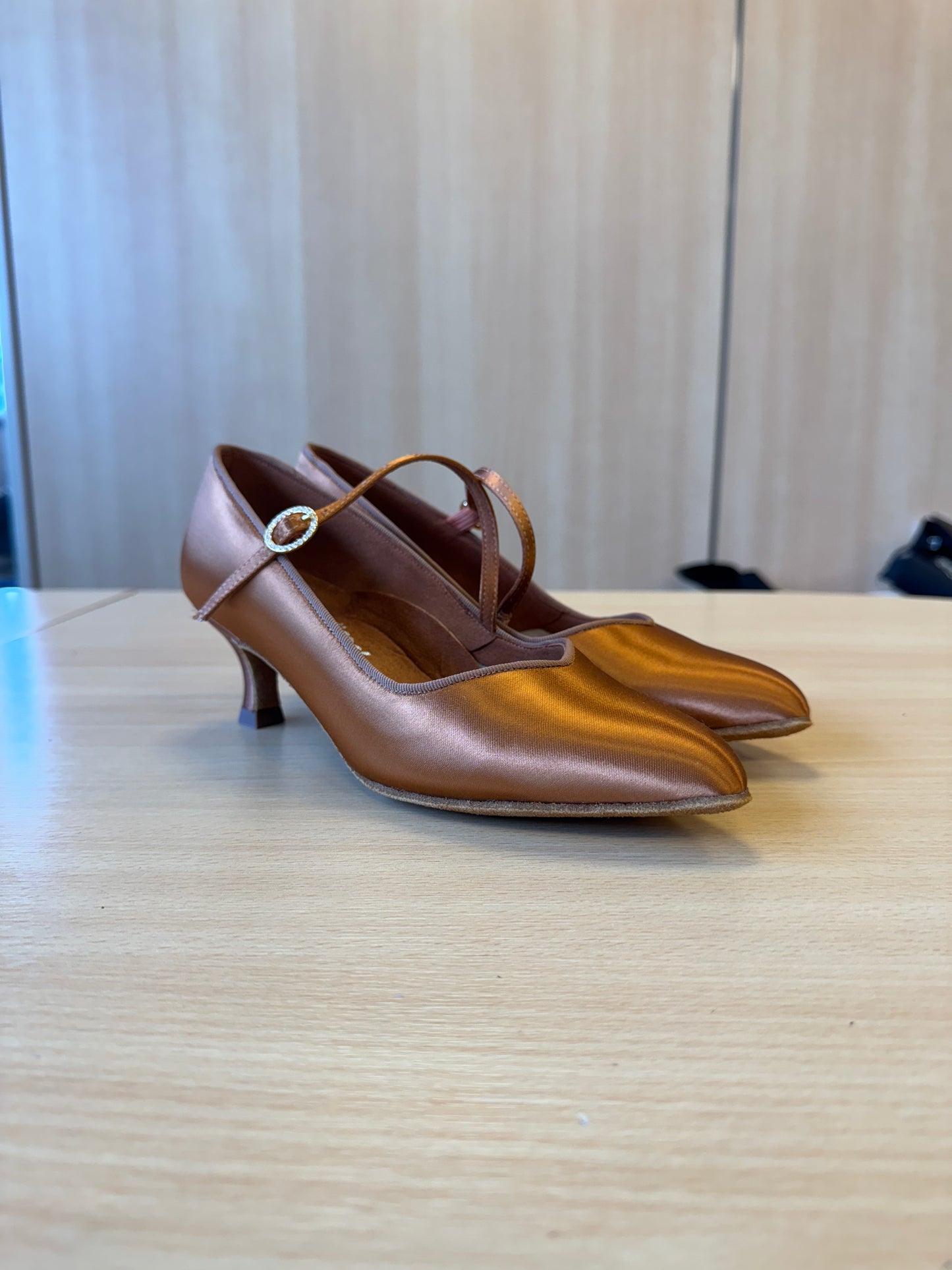 ICS SuperStar SingleStrap - Tan Satin - Size 5.5 - Regular