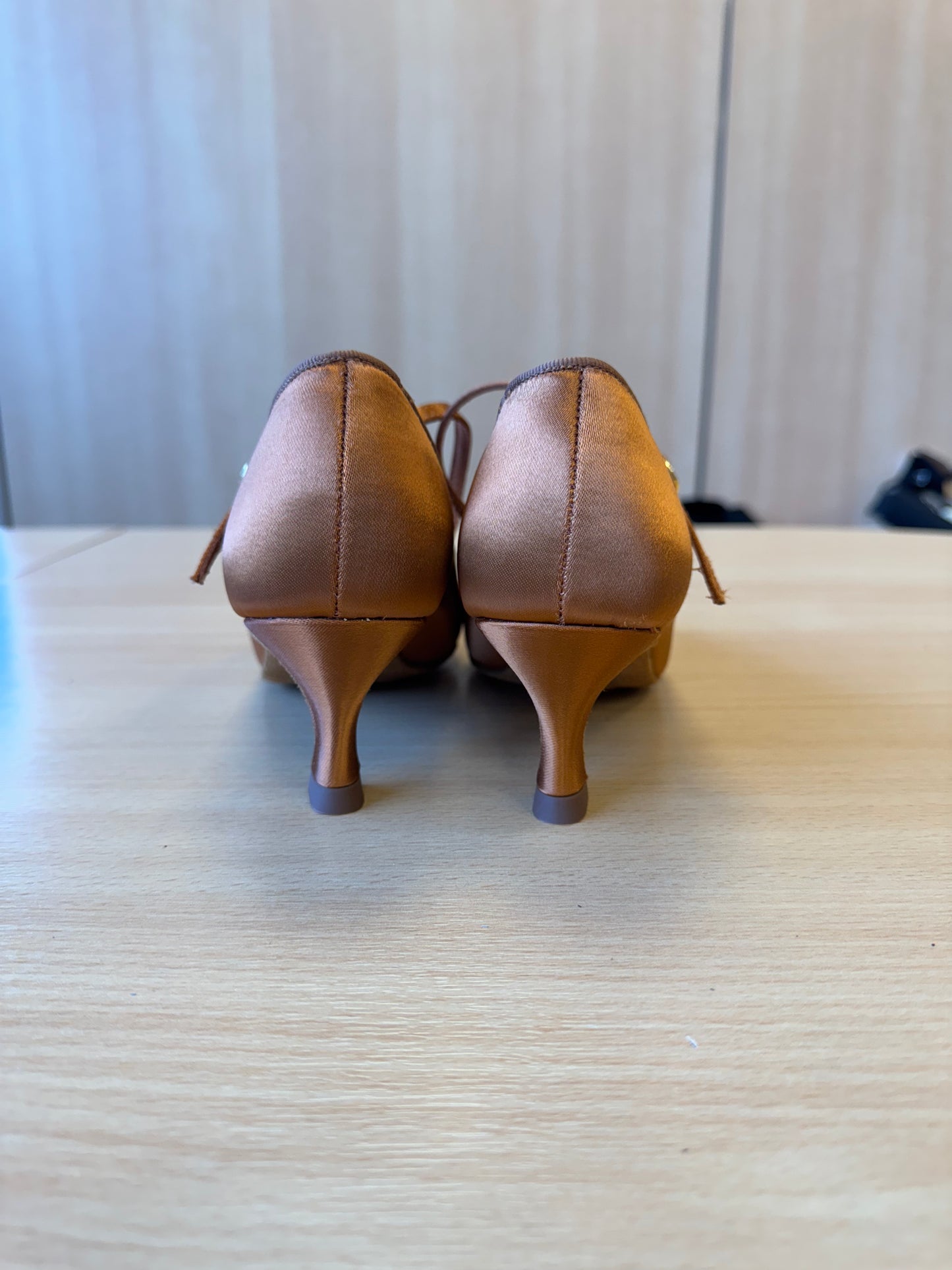 ICS SuperStar SingleStrap - Tan Satin - Size 5.5 - Regular