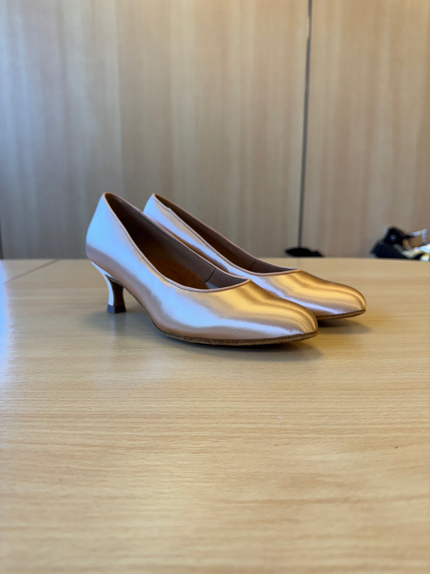 ICS RoundToe - Peach Satin - Size 6 - Regular