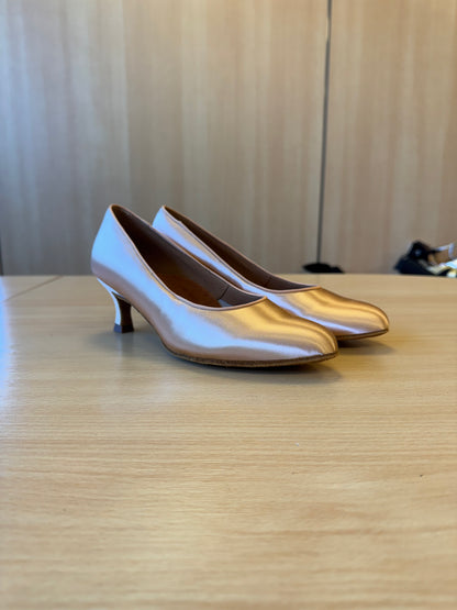 ICS RoundToe - Peach Satin - Size 6 - Regular
