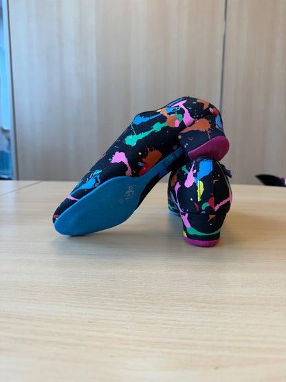 Heather Split-Sole - ArtAttack - Size 4 - X Wide (Blue & Pink Soles)