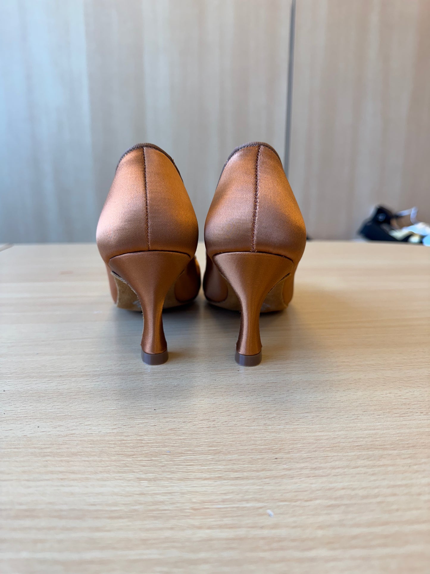 ICS Vista - Tan Satin - Size 5 - Regular