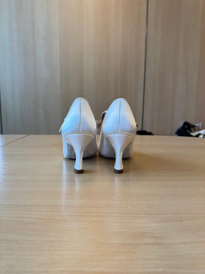 ICS RoundToe SingleStrap - White Satin - Size 5.5 - Regular